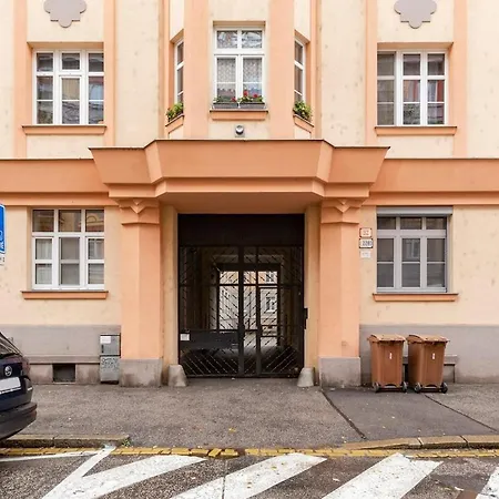 Rooftop 180m2 Loft With Private Sauna, Appartement *