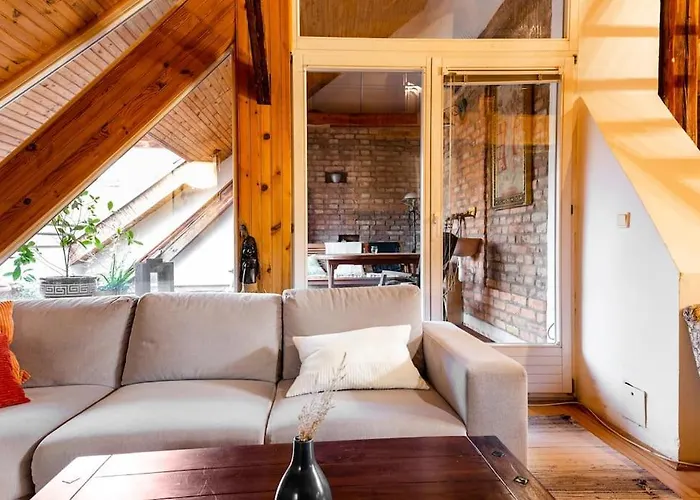 Rooftop 180m2 Loft With Private Sauna, ブラチスラヴァ