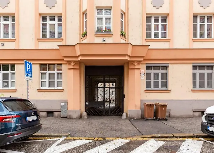 Rooftop 180m2 Loft With Private Sauna, Apartmán Bratislava