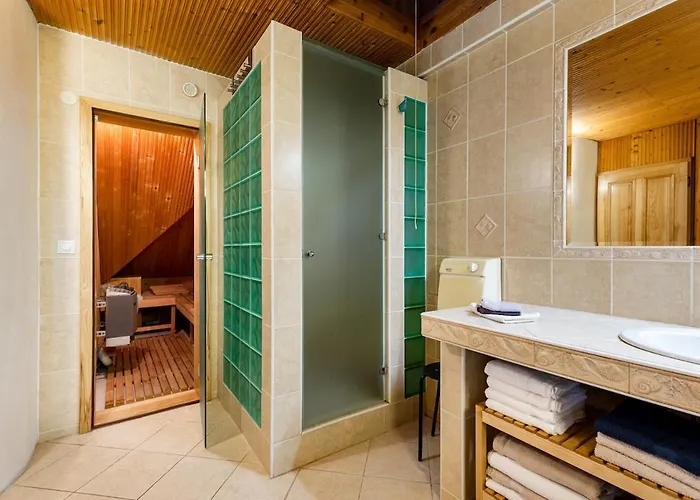 Rooftop 180m2 Loft With Private Sauna, Apartmán Bratislava