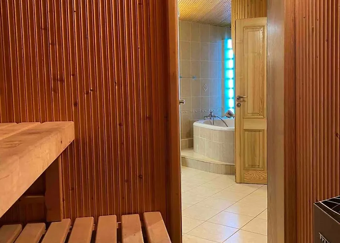 Rooftop 180m2 Loft With Private Sauna, Appartamento